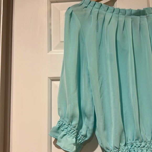 Willi Smith pleated peplum short puff sleeve semi sheer blouse - Picture 7 of 9